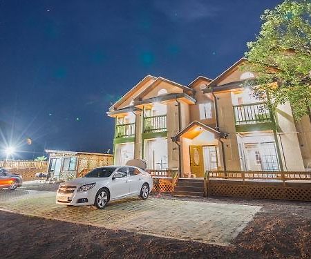 Red Windmill Pension Чеджудо Экстерьер фото